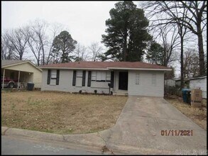Building Photo - 5408 Halifax Dr