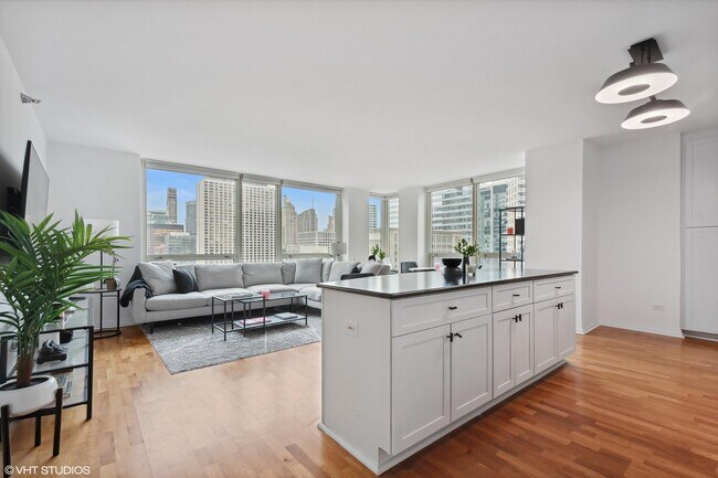 Building Photo - 33 W Ontario St