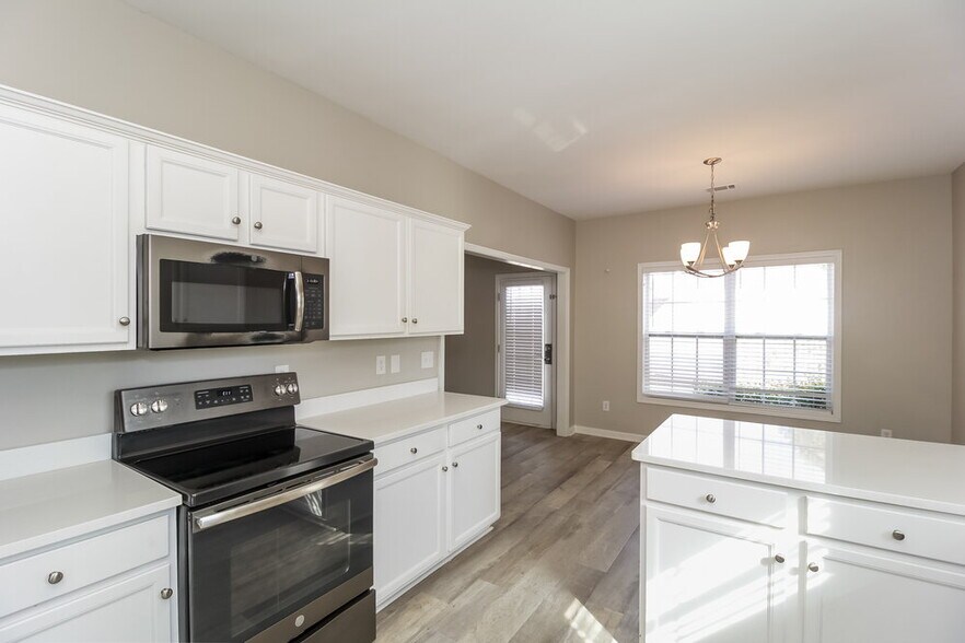 Building Photo - 312 Oakhaven Way