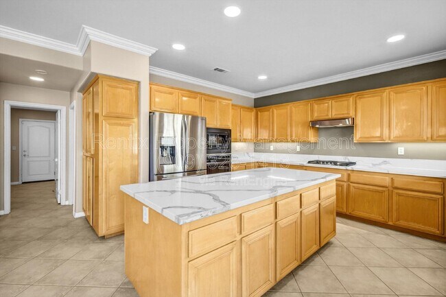 Building Photo - 28622 High Ridge Dr