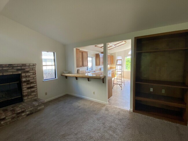 Building Photo - Cypress Hills Home