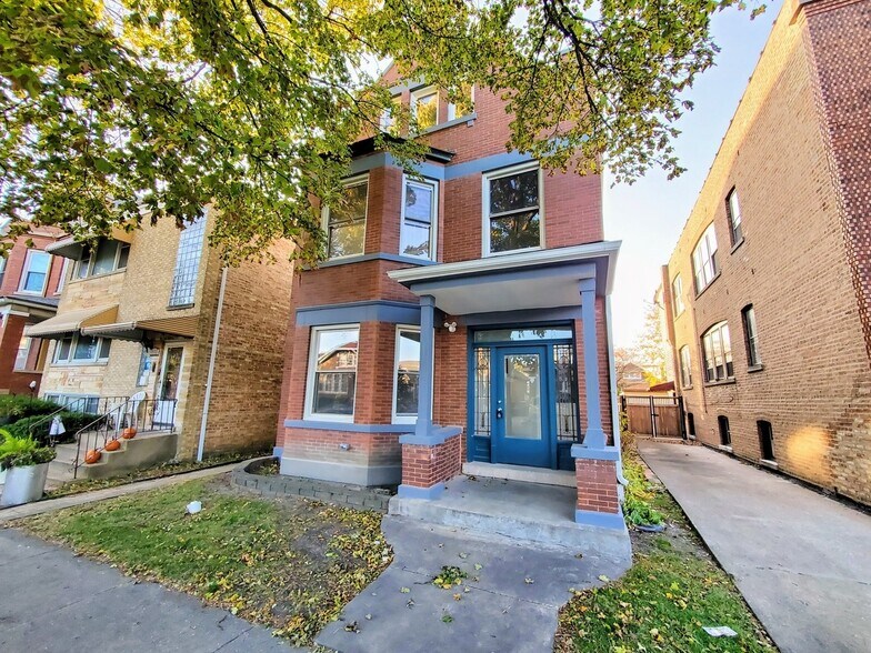 front of building - 2334 Euclid Ave