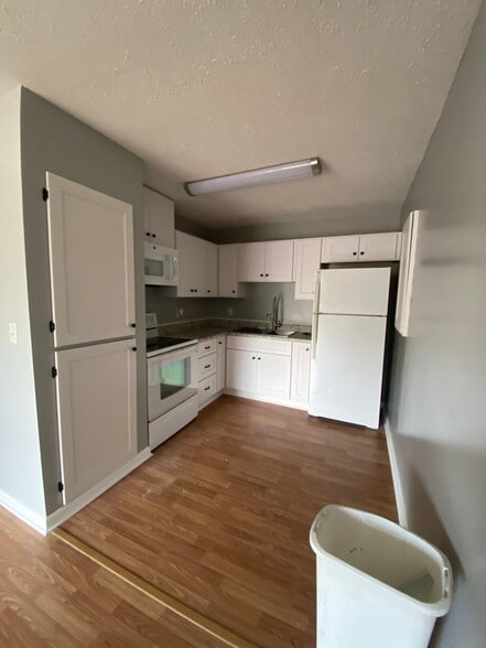 Building Photo - 677 S Jefferson Ave