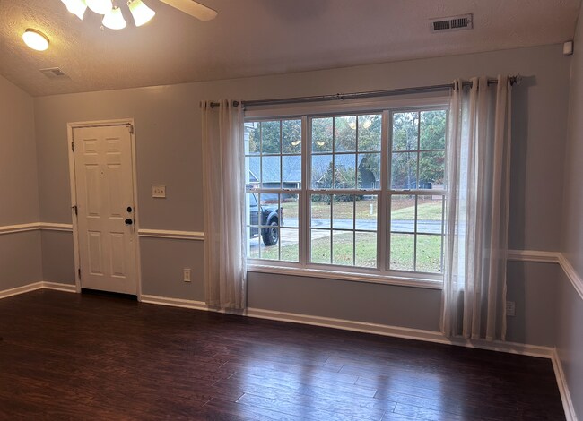 Building Photo - 137 Haywood Dr