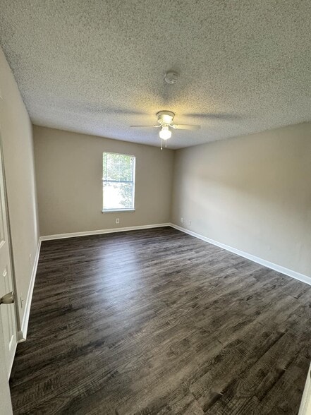 Building Photo - 4601 Packard Dr