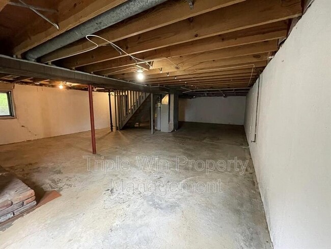 Building Photo - 2733 Tiara Dr