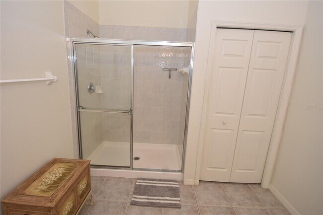 Building Photo - 400 Canopy Walk Ln