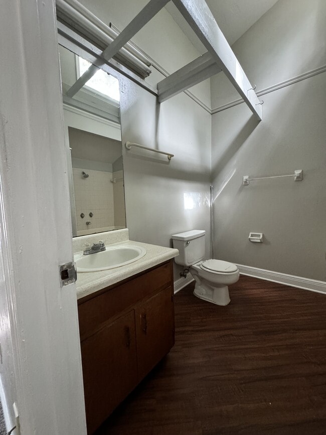 Building Photo - 1219 Stone Greene St