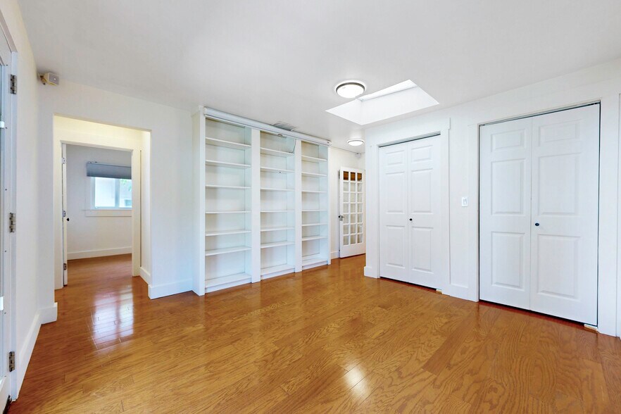 Building Photo - 1845 Las Lunas St