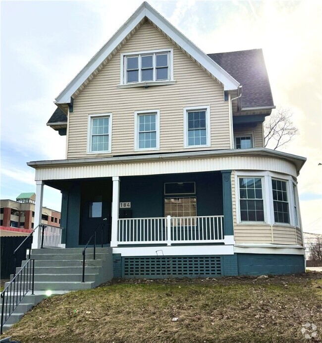 Building Photo - 184 Alexander St