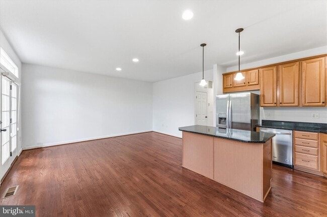 Building Photo - 25263 Beach Pl