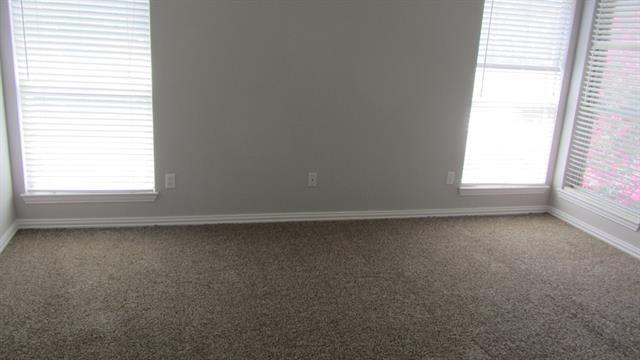 Building Photo - 2309 Dyers Oak Dr