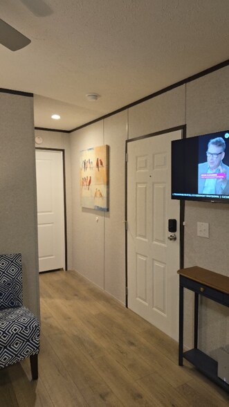 Building Photo - 5928 Pit Rd