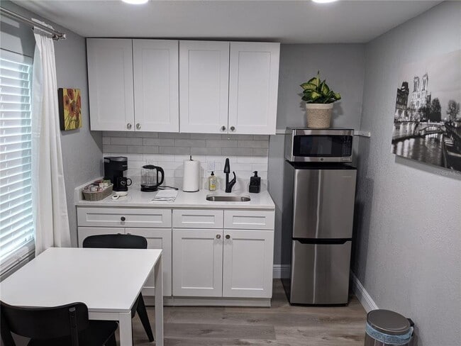 Building Photo - 4538 W Minnehaha St