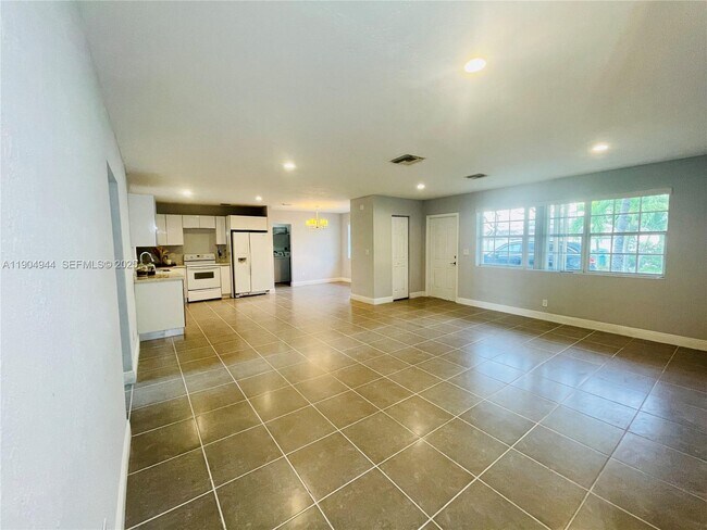 Building Photo - 20560 SW 113th Rd