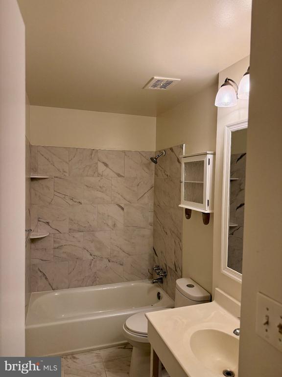 Building Photo - 2916 Cantania Pl