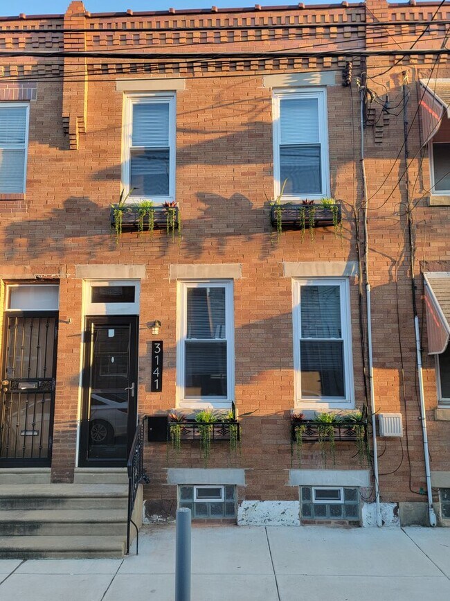 Building Photo - 3 Bed, 1.5 Bath House for Rent in Port Ric...