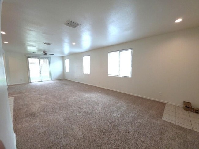 Building Photo - 10826 W Polk St