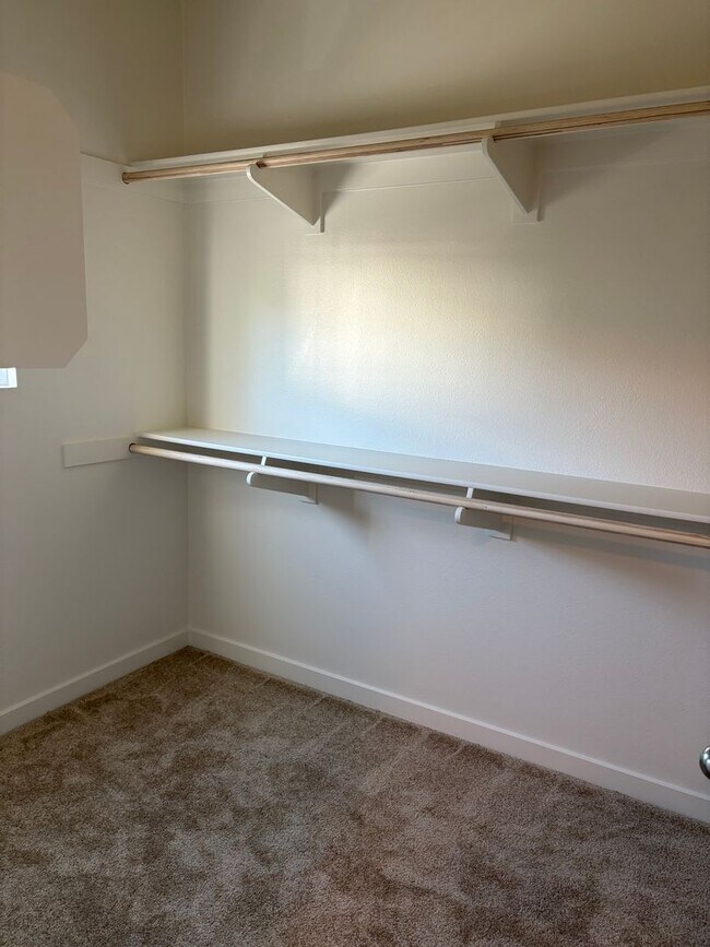 Building Photo - Spacious 3-Bedroom Townhome with Garage and Solar