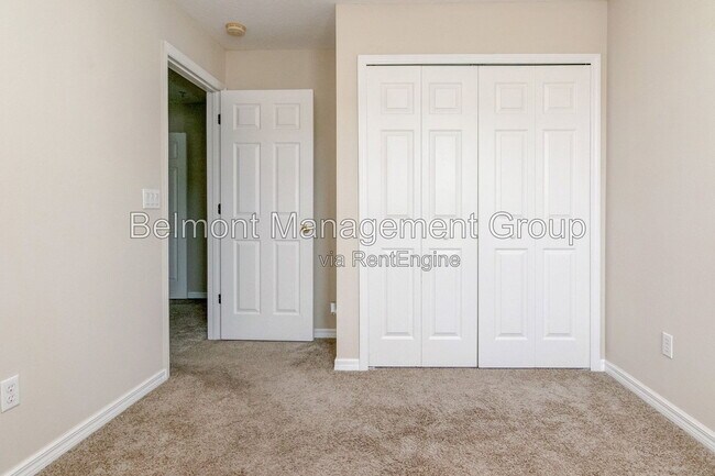Building Photo - 9426 Silver Buttonwood St