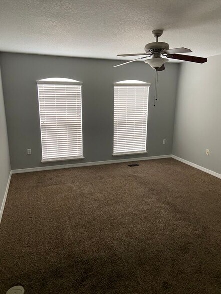 Building Photo - 7056 St Ives Ct