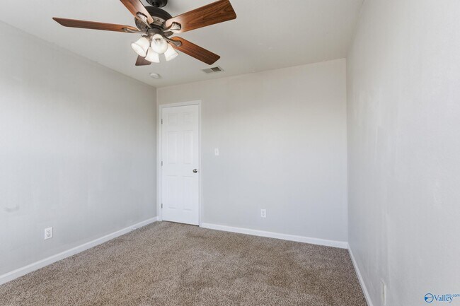 Building Photo - 3294 Castlecreek Dr SW