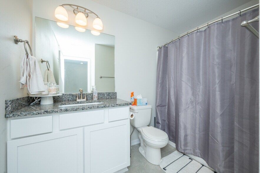 Building Photo - 9649 Crowning Dr