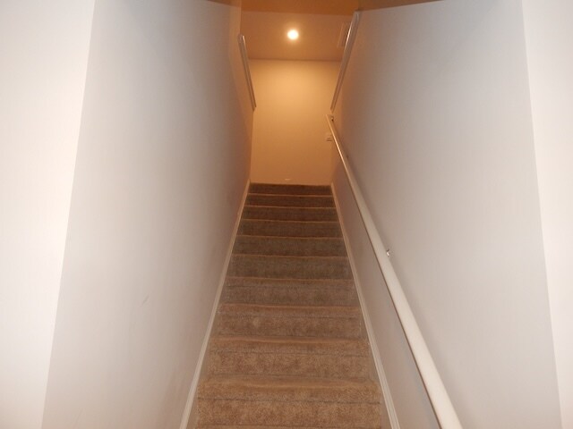 Building Photo - 207 Oakmont Valley Trl