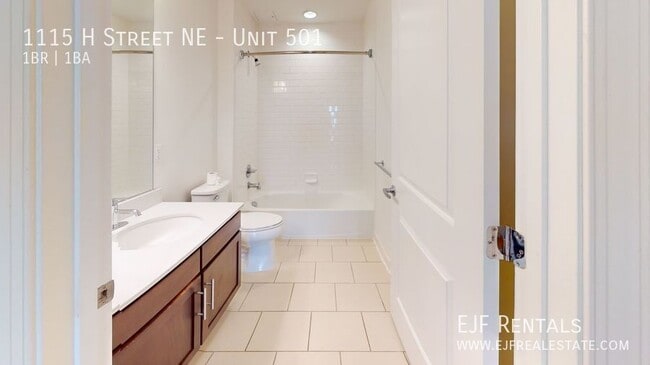 Building Photo - 1115 H St NE