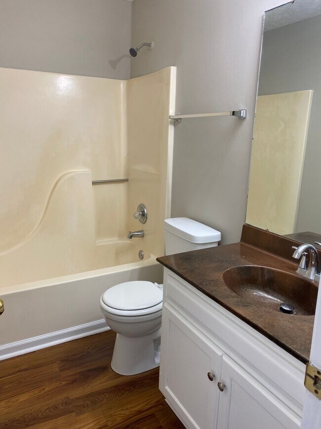 Building Photo - Charming 3-Bedroom Brick Home with Modern ...