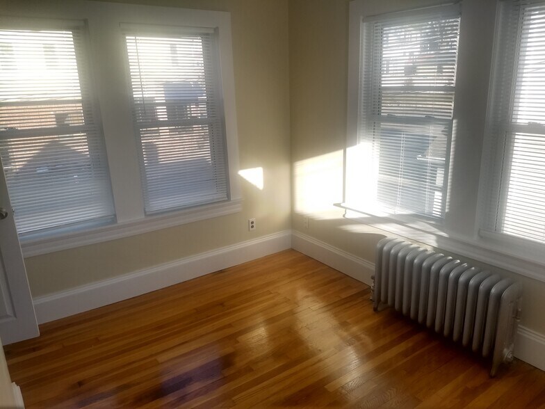 Sun Room - 8 Chauncey St