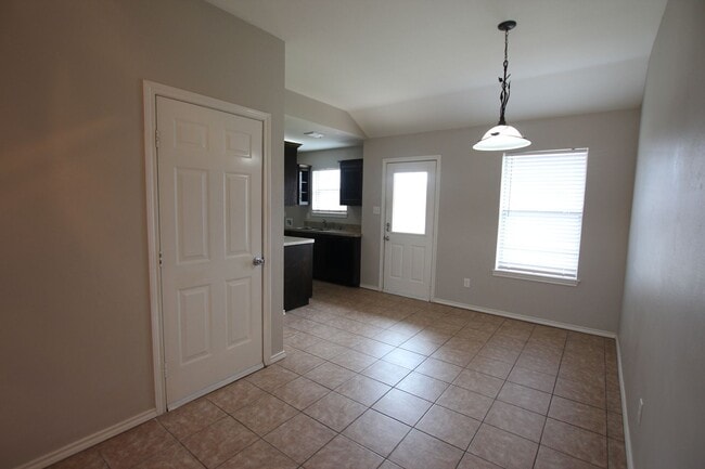 Building Photo - 16922 Loring Ln