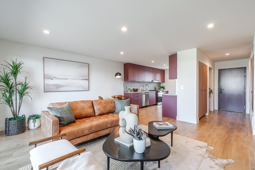 Primary Photo - Desora