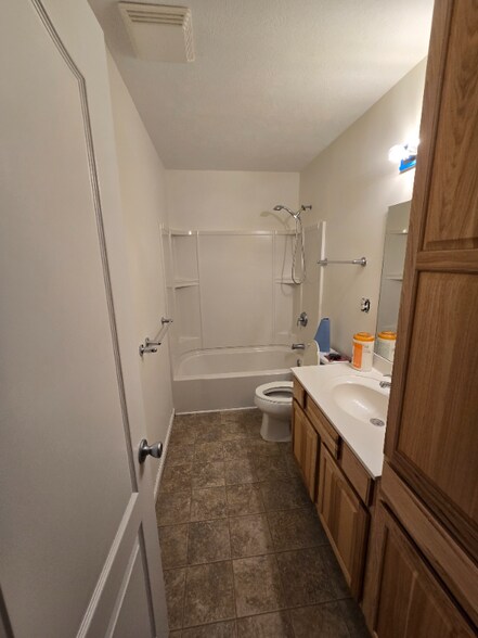 Building Photo - 288 Cimarron Dr