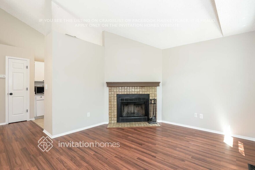 Building Photo - 17487 E Plateau Dr