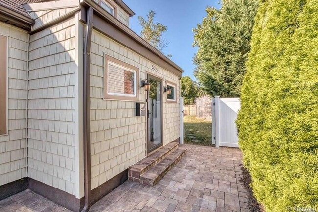 Building Photo - 524 Central Ave