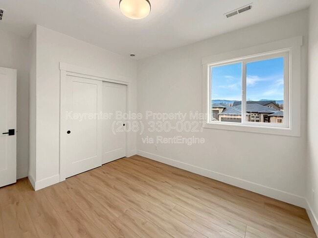 Building Photo - 819 N Danville Ave