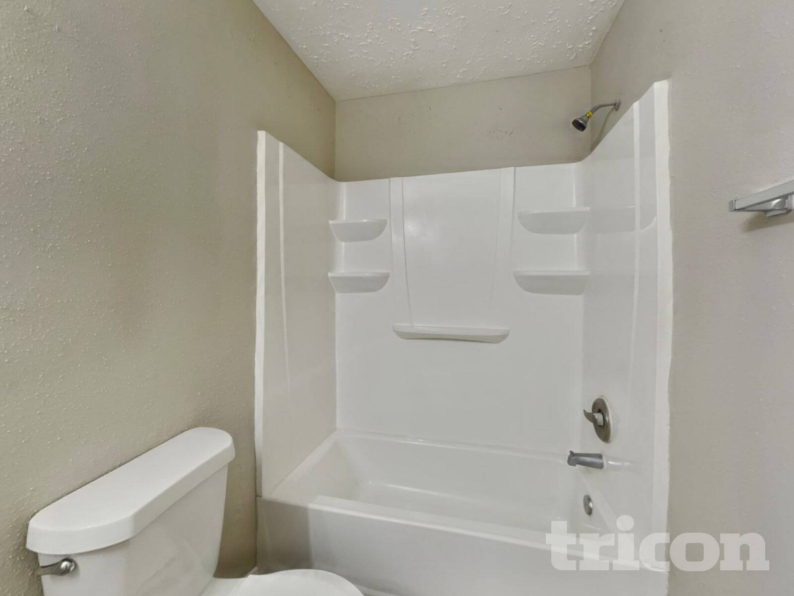 Building Photo - 2013 Greenwood Dr