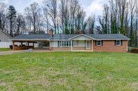 Building Photo - 695 YELLOWSTON LANE AVAILABLE 6/1/2025 F...