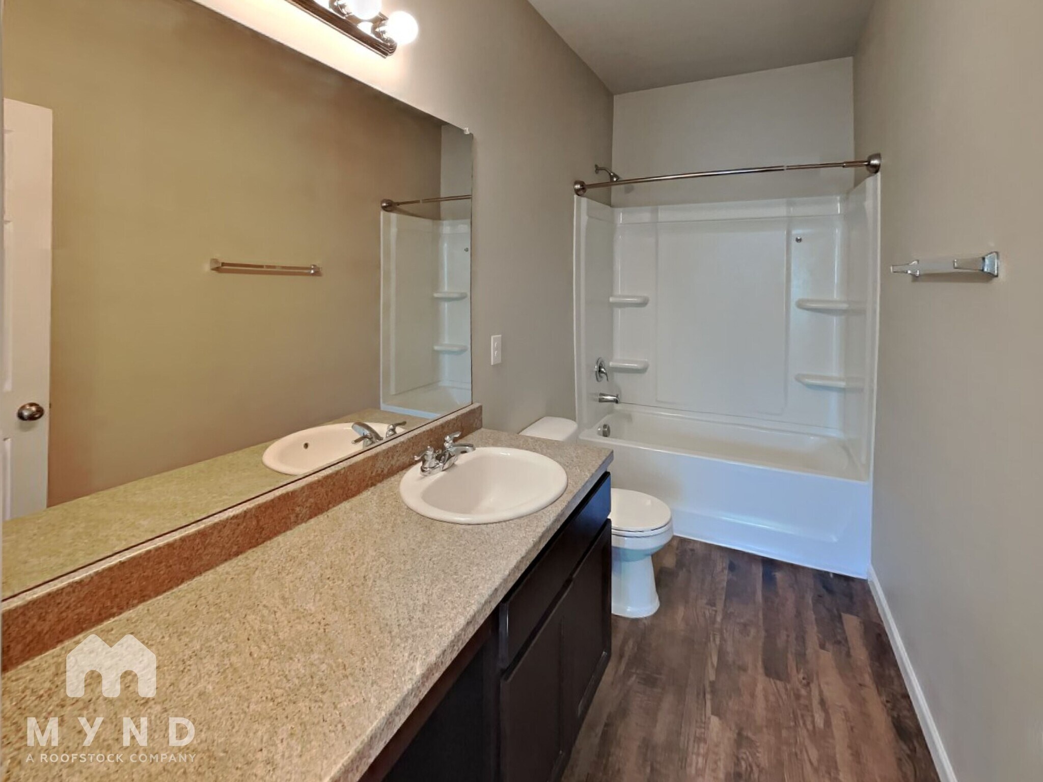 Building Photo - 743 The Heights Ln