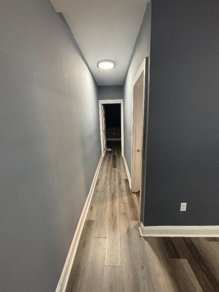 Building Photo - 2401 S 54th St