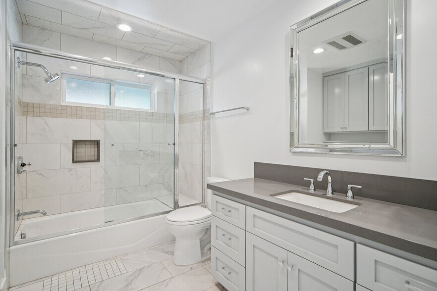 Building Photo - 1854 Homeworth Dr