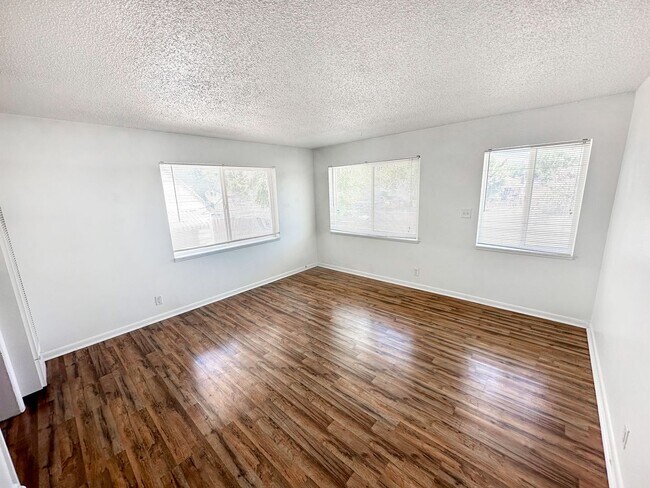 Building Photo - 517 N 900 W