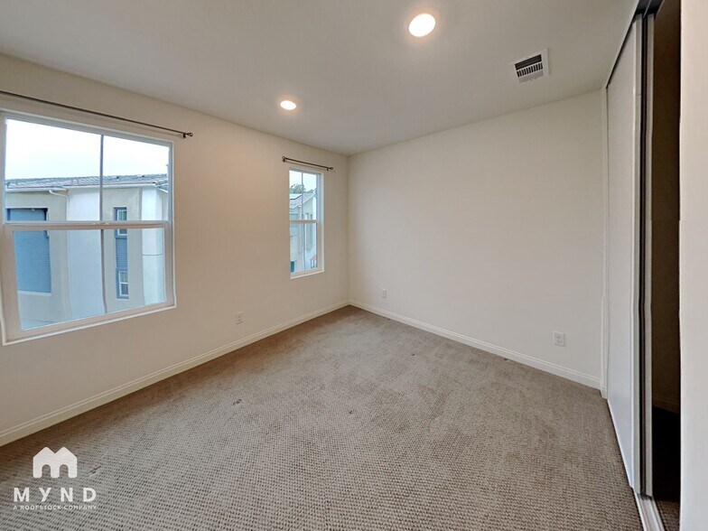 Building Photo - 443 Fitzpatrick Rd