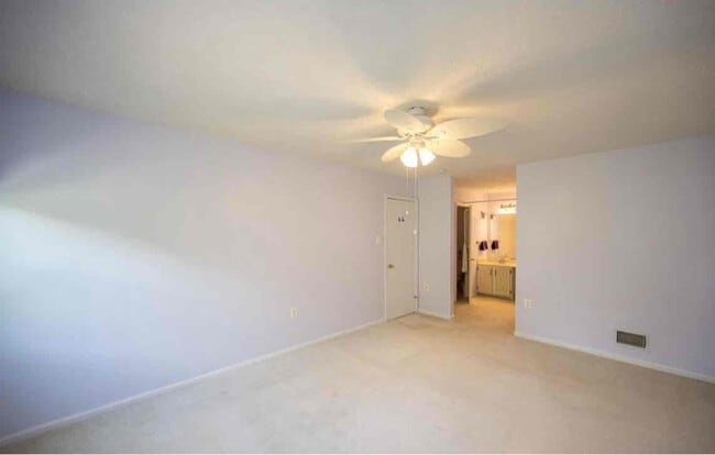Building Photo - 4549 Lantern Pl