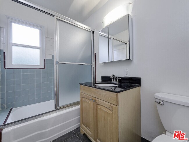 Building Photo - 1217 N Crescent Heights Blvd