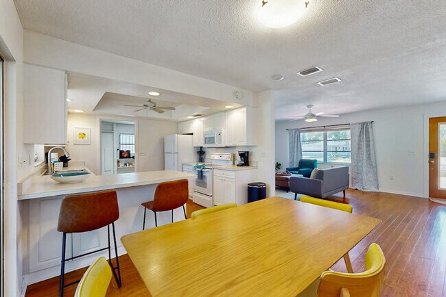 Building Photo - 3314 S Lockwood Ridge Rd