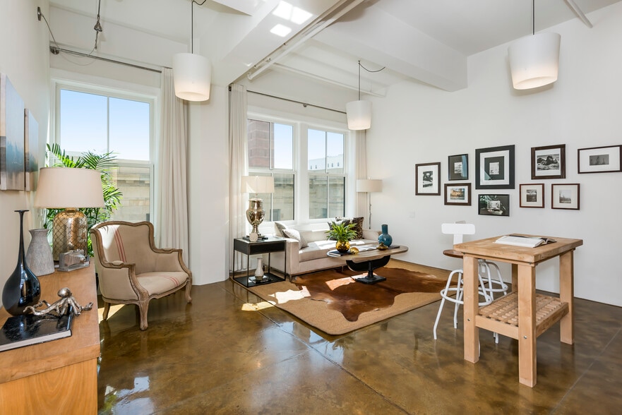 LivingRoom-3 - 2 Mint Plz