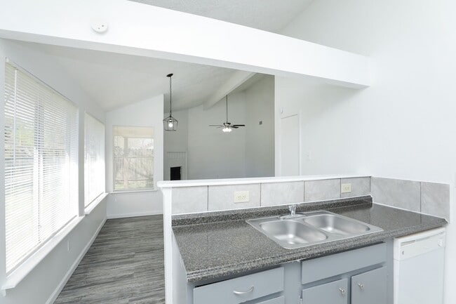Building Photo - 19319 Cypress River Dr