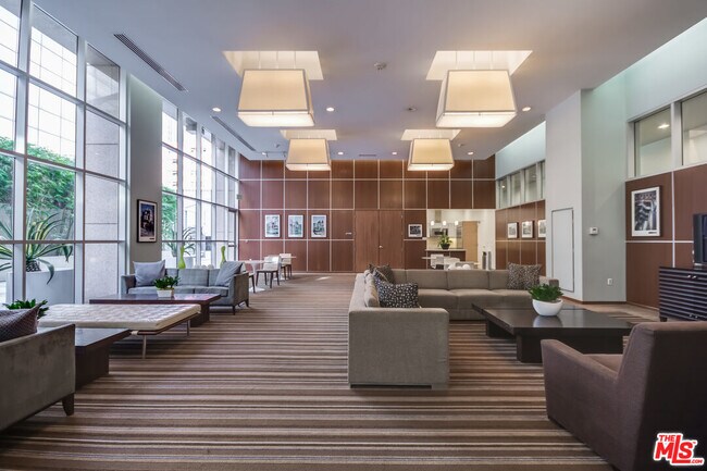 Building Photo - 801 S Grand Ave